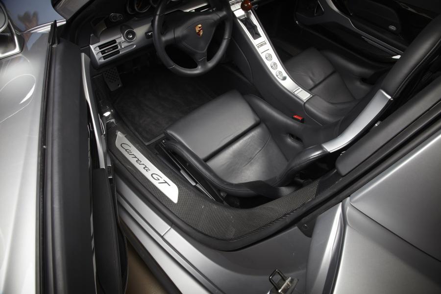  Porsche Carrera GT 2004 года  (фото 6 из 77)